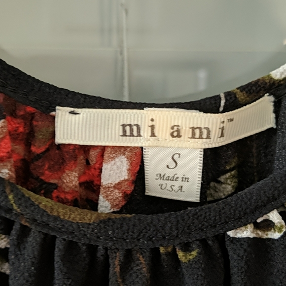 Off the shoulder floral top - Picture 3 of 3